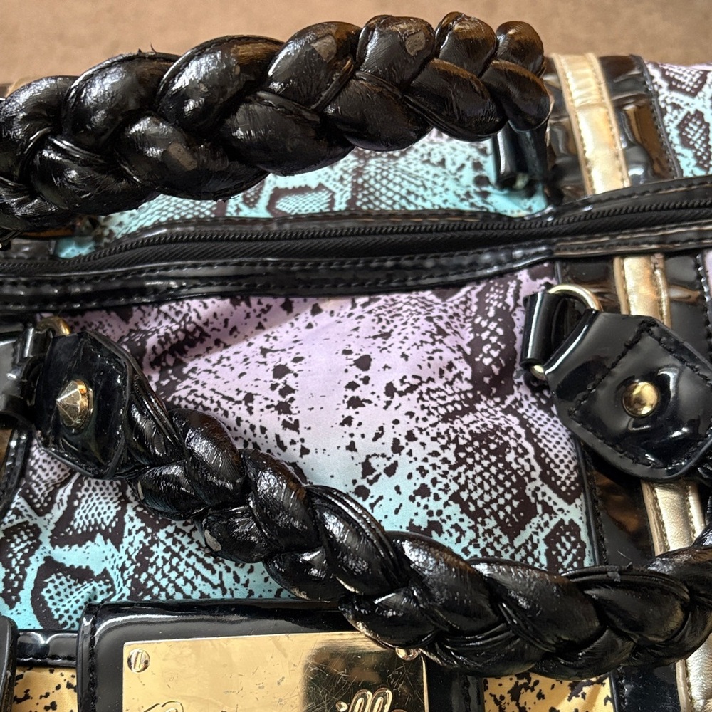 Betsey Johnson Vibrant Snake Print Travel Bag - Picture 3 of 7